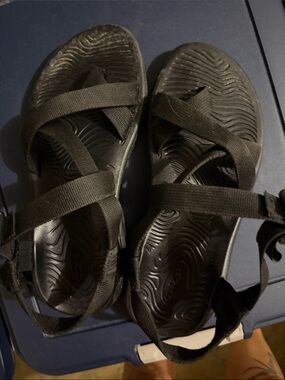 Chacos women’s sz 8